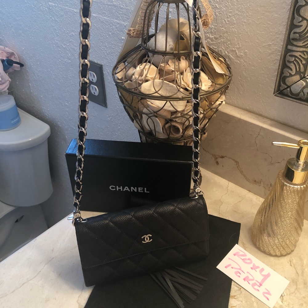 Chanel wallet converted in a WOC